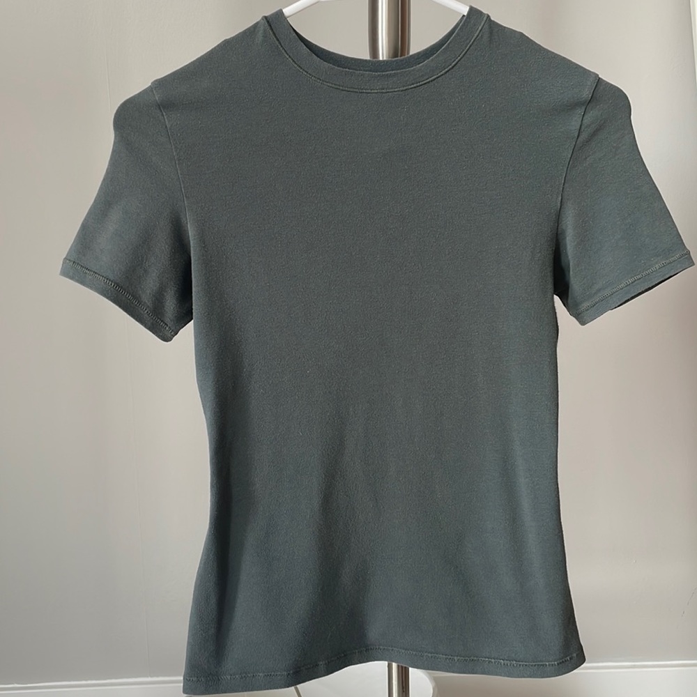 SKIMS stretch cotton tee size small.